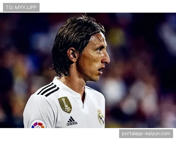 官方：皇马与莫德里奇续约一年，克罗地亚中场将再战一季